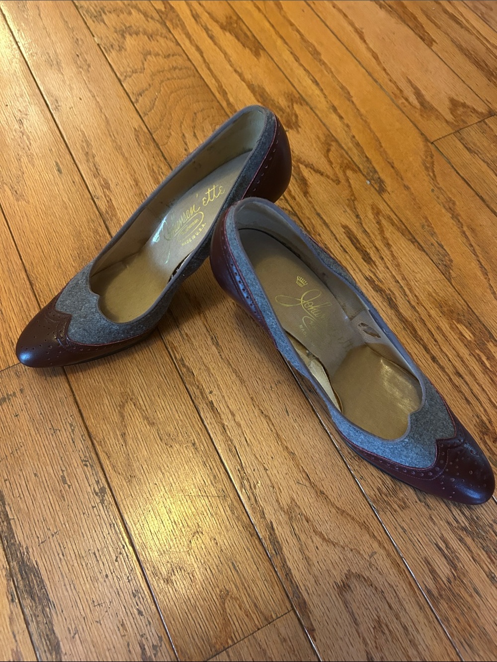 Vintage 1940s 1950s Johansen Burgundy and Grey Leather Heels